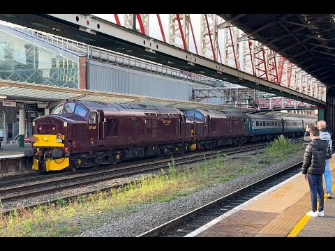 37669 & 37706 1Z42 "The Chester Christmas Explorer" 22/11/2025.