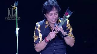 Download lagu SATU KAYUH BERDUA - Karunia Semesta (Konser 30 Tahun KLA Project) mp3 Download lagu SATU KAYUH BERDUA - Karunia Semesta (Konser 30 Tahun KLA Project) mp3