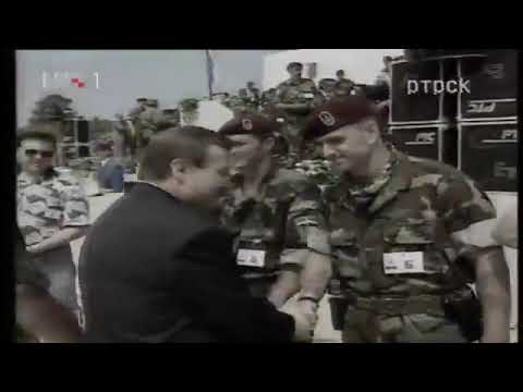 28.06.1995. Održana parada ''Vojske RSK'' u Slunju