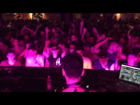 Dubfire plays "Stiv Hey, Ricky Ebner - Influential" @ Il Muretto