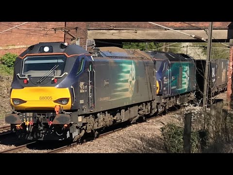DRS 88005 “Minerva” & 68018 “Vigilant” Passing Croft | 409H Mossend Down Yard to Daventry