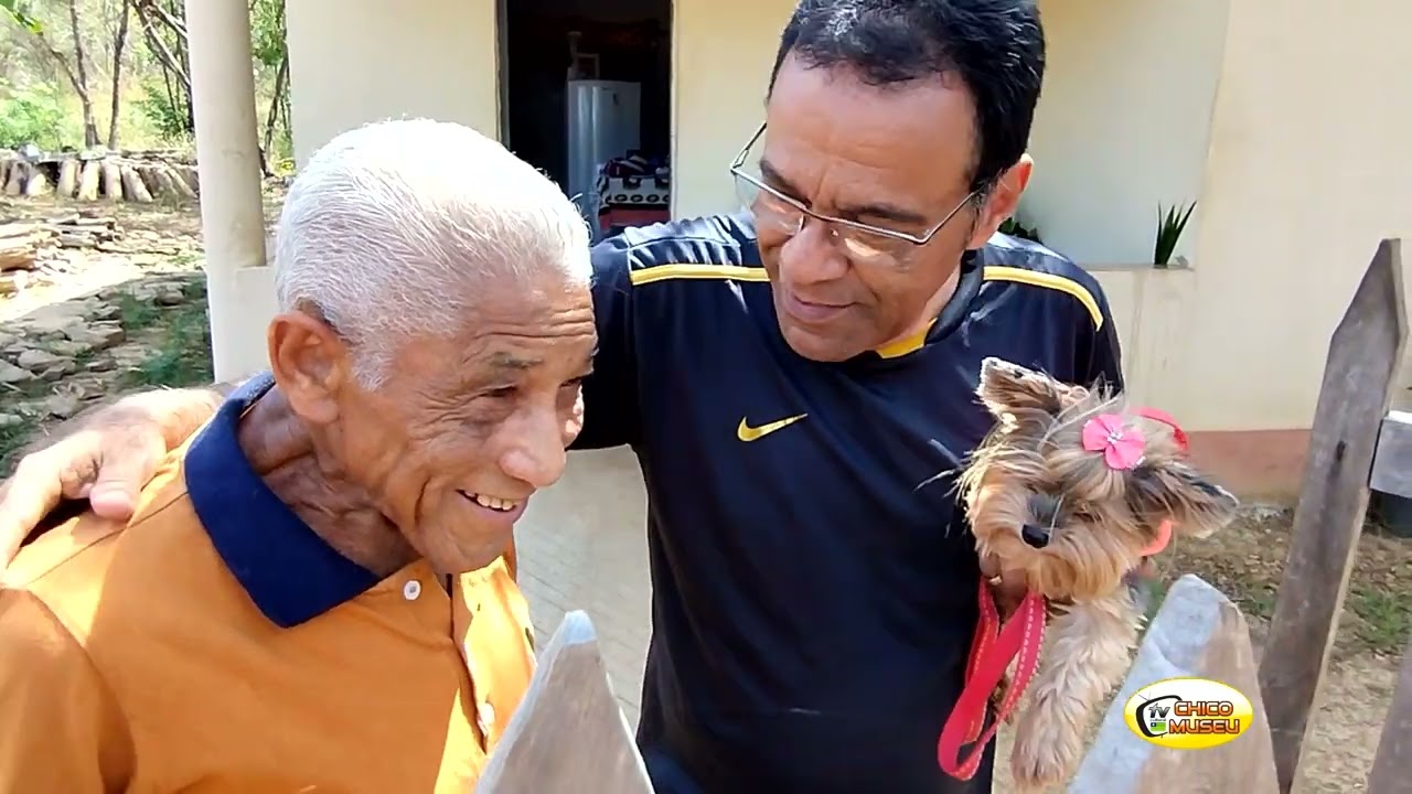 PATONHO RECEBENDO VISITAS E RESENHAS DA CACHORRA  KKKK E PRESENTES