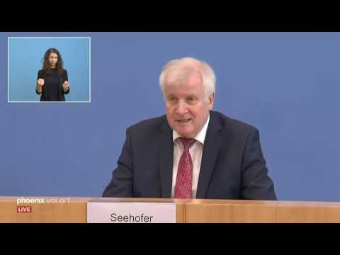Verfassungsschutzbericht: Innenminister Seehofer und BfV-Präsident Haldenwang