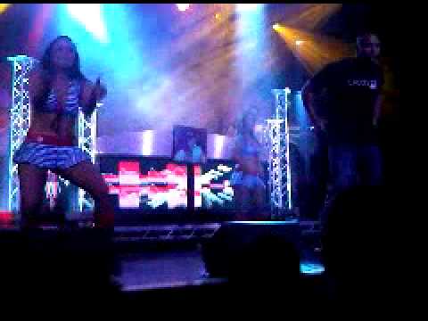 DJ EZ - Z-Uncut @ indigO2 - Viper & B Live with the Narni Shakers - New Years Day 2010