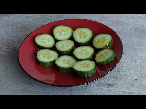 Agurkai su Medum -- Cucumbers and Honey -- A Quick Lithuanian Snack
