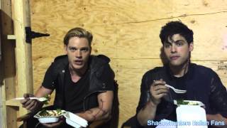 Dominic Sherwood and Matthew Daddario talks about Shadowhunters on set