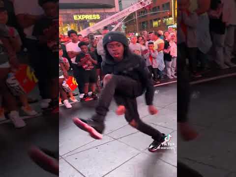 Getting Sturdy in Times Square #shorts #sturdy #popsmoke