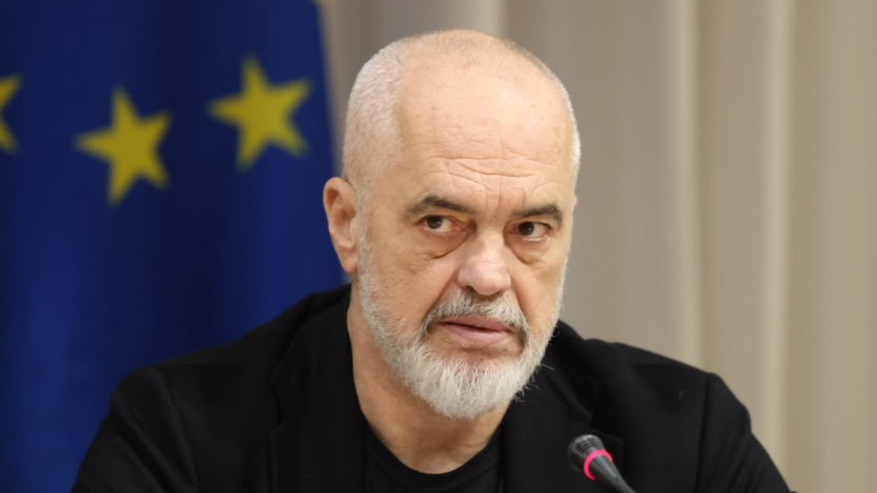 Rama: Nisim konsultimet për kufizimin e rrjeteve sociale për të miturit. Nga viti i ardhshëm fëmijët në shkollë deri në orën 17:00