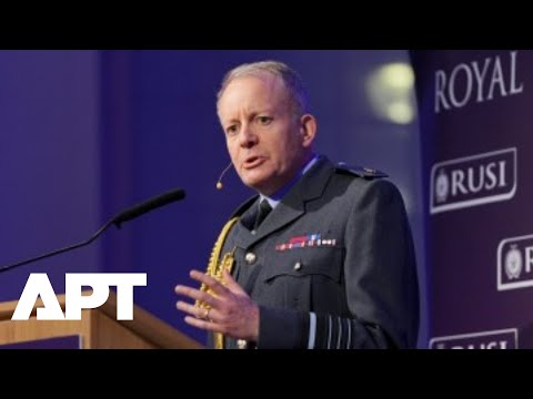 ‘No One Wants to Sacrifice Their Children’: Londoners React to UK War Warning | APT