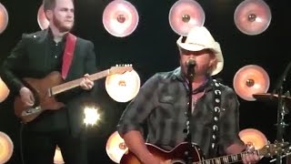 Toby Keith Tribute to Merle Haggard At ACC Awards 2016