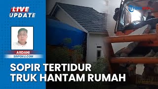 Truk Mitsubishi Fuso Tabrak Pagar dan Rumah Warga, Diduga Tak Kuat Menahan Beban Angkutan Batubara