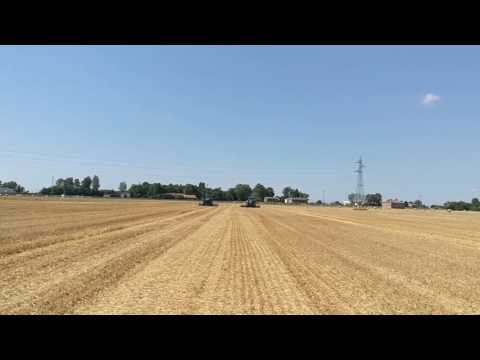 New Holland T7.315 AutoCommand Vs John Deere 7310R AutoPower