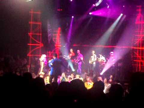 Disco girl Sakis Rouvas ft.Stefania Rizou live @ Thalassa people stage 29/5