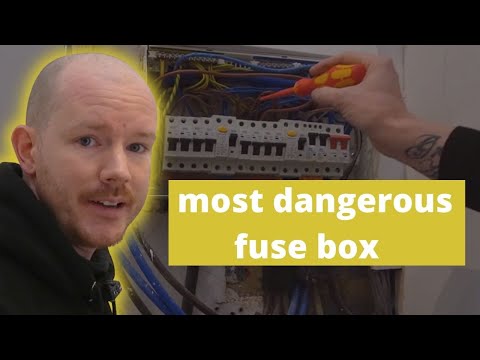 Electrical safety first 🦺 check this most dangerous fuse box hazard example 🧯