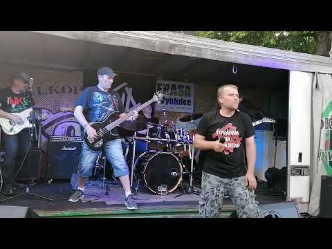 Továrna na Absolutno - TNA - Továrna Na Absolutno - No future / 11.6.2022 Terasa na Vyhlídce 