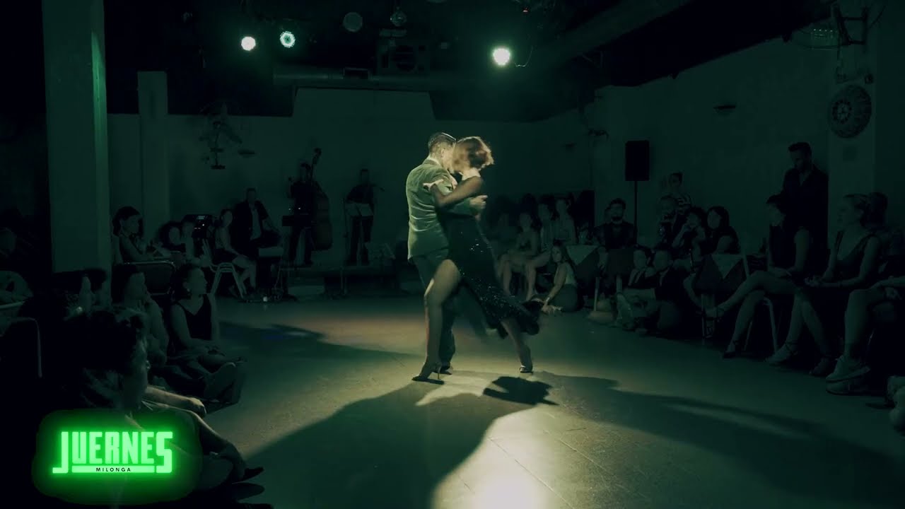 BRUNA ESTELLITA Y JULIAN SANCHEZ JUNTO A TANGO BARDO EN JUERNES MILONGA