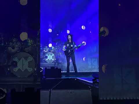 Lucie  - Černí andělé ( Ostrava, 8.11.2025 - začátek koncertu)