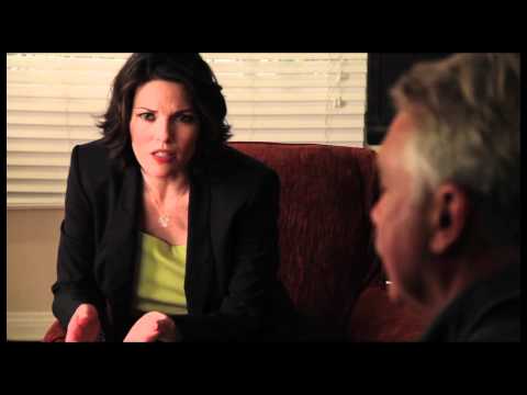 Alana De La Garza Talks About Coming to LA from NYC