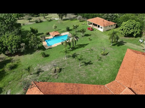 Chácara de 4ha à venda em Bofete, interior de São Paulo.