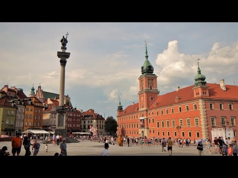 Exploring the Vibrant Streets of Warsaw, Poland 🇵🇱