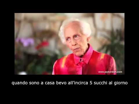 Che fare con la madre bevente del piccolo bambino Lalcolismo di clinica di Mikhaylov