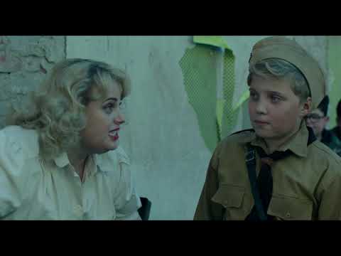 Jojo Rabbit (2019) - Fräulein Rahm last scene