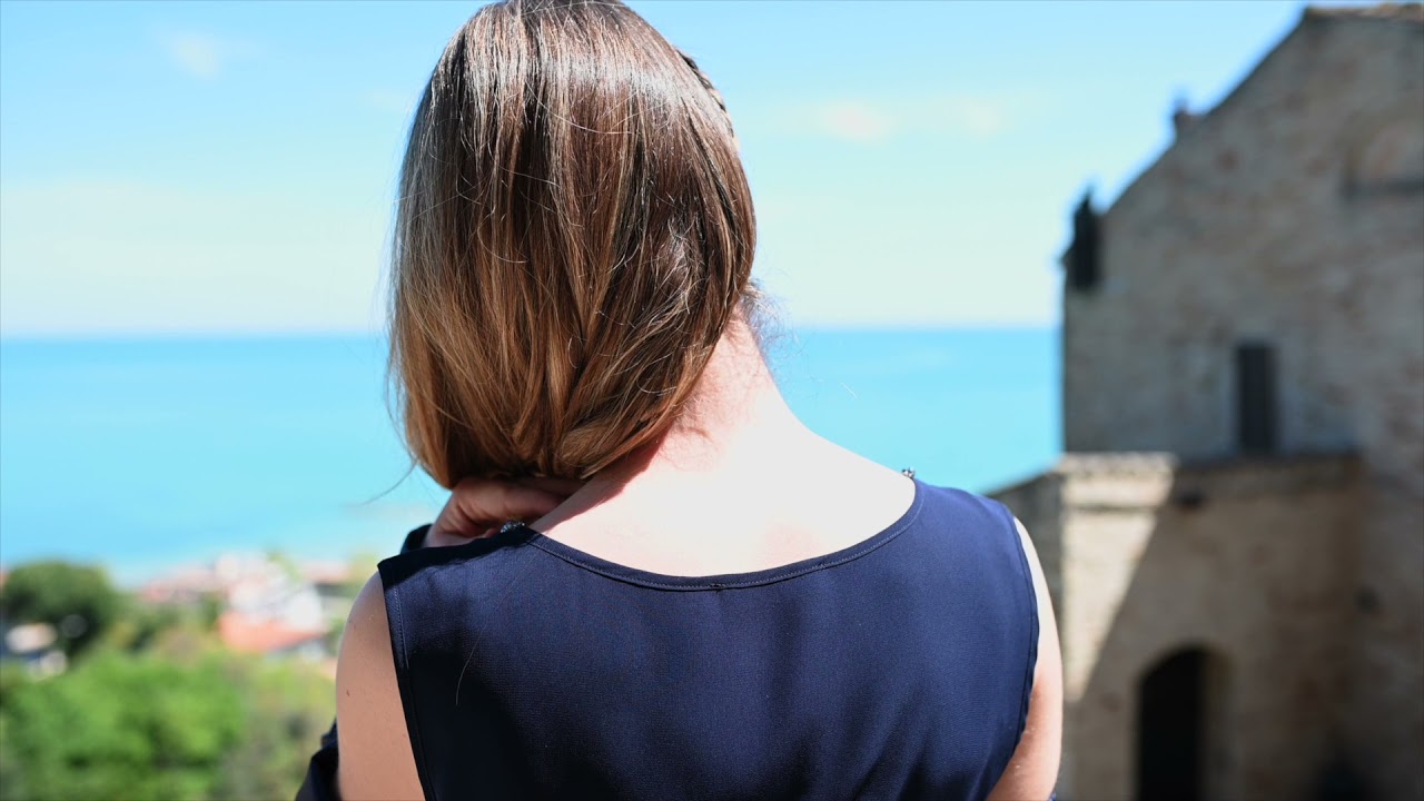 Watch Now Completo 3 pezzi per una donna elegante Completo 3 pezzi per una donna elegante