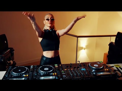 TITA LAU 002 - LIVE STREAM SET @ LONDON, UK / Tech house & Techno DJ Mix