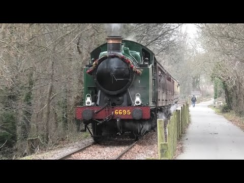 6695 on The Mince Pie Specials at Avon Valley Railway 28/12/25