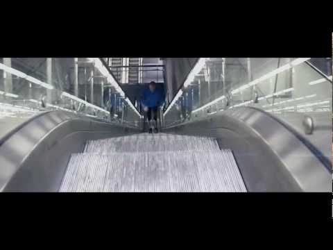 JOEY MOE FEAT. MORTEN BREUM  -  BANGER TIL MIN BANGER [OFFICIEL VIDEO]