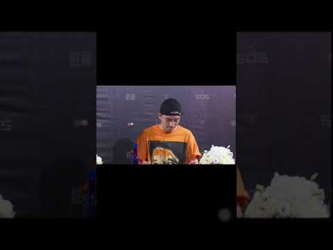 2018-8-24  Seungri attends Shanghai SOS Club signing shareholders' meeting live