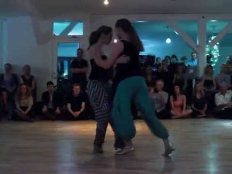 Mette Munk & Jessica Naeser, Changing Roles, M2tango.dk