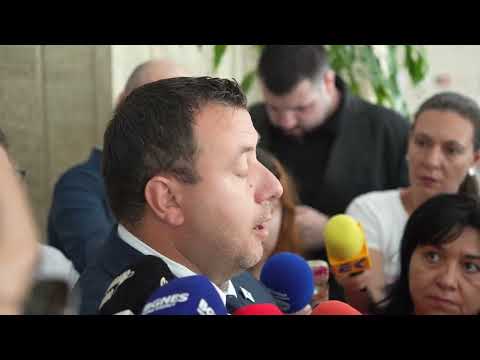 "Възраждане" подкрепя машинното гласуване, но отхвърля хартиените бюлетини в малките секции