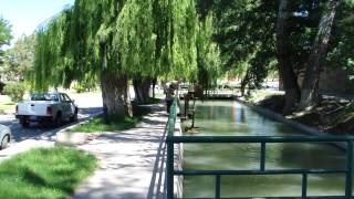 preview picture of video 'Caminando con furoshiki-karakusa a la Municipalidad de Dolavon por Alcaldes por la Paz.'