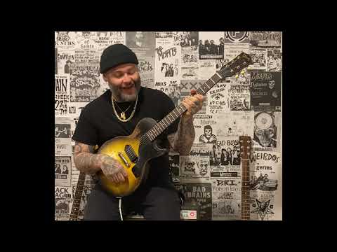 Sick Riffs #117: Wade MacNeil teaches you Alexisonfire's 44 Caliber Love Letter