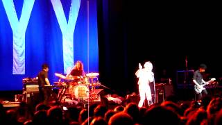 Yeah Yeah Yeahs - Slave + Gold Lion (Live in Paris, May 8th, 2013)