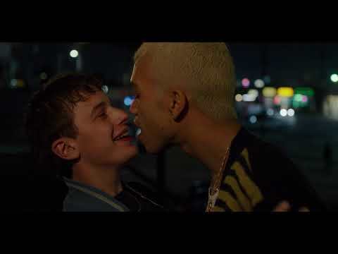 Genera+ion - Chester and Nathan kiss