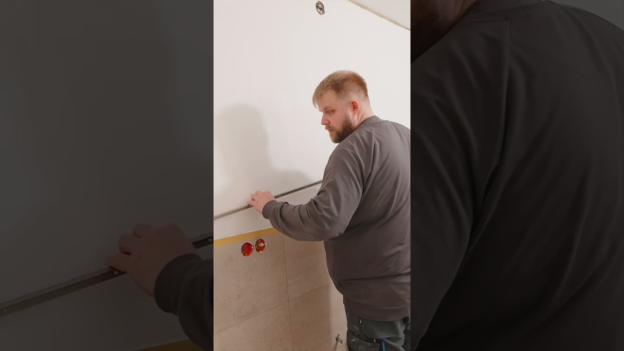 Dieses Detail wertet die Wandverkleidung im Badezimmer auf