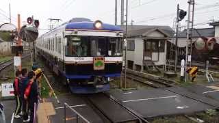 preview picture of video '一畑電車5000系「しまねの木」 川跡駅到着 Ichibata 5000 series EMU'