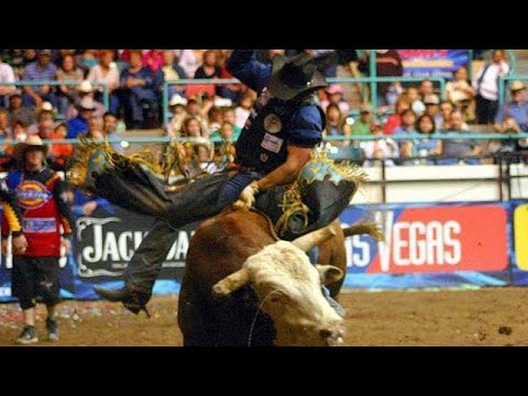 Adriano Moraes historia en un video