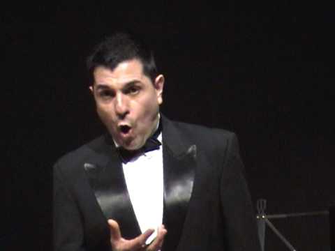 Marcelo Otegui canta/sings "Vieni! La mia vendetta"