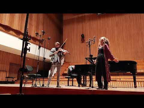 Magdalena Pamuła - Z wiatrem