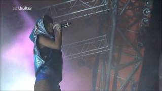 02 - Deadmau5 feat. Sofi - Sofi Needs A Ladder (Live at Roskilde Festival 09-07-2011)