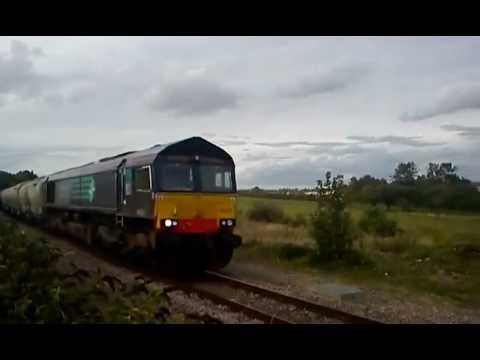 DRS 66428 passes wellingborough