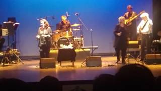 Las muchachas (el Consorcio)