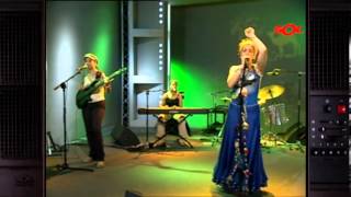 Amparanoia "Pueblo joven" (A Solas 2003)