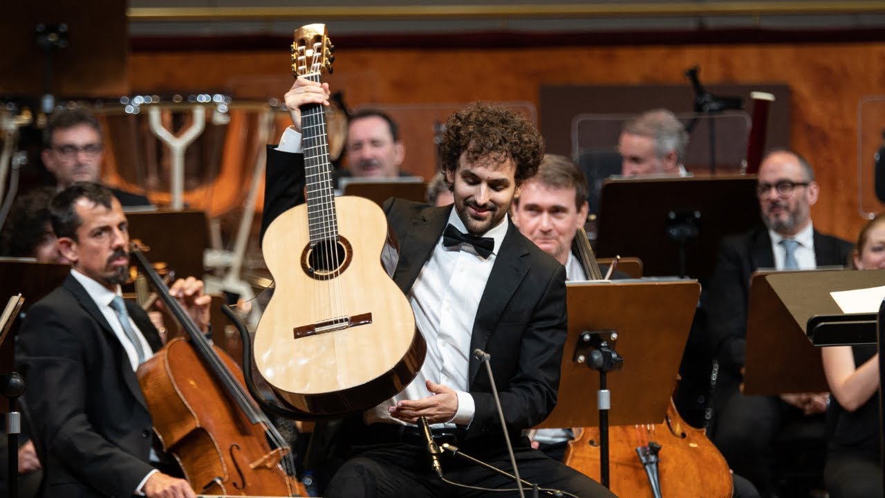 Álvaro Toscano plays Concertino Op.72 by Salvador Bacarisse with ORTVE