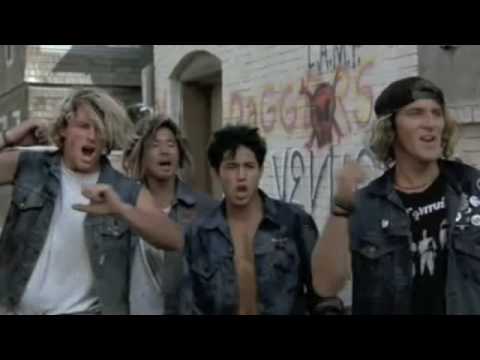 Thrashin' Classic Scene: Here come the Daggers!