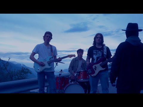 The Frescos - Johnny (Official Music Video)