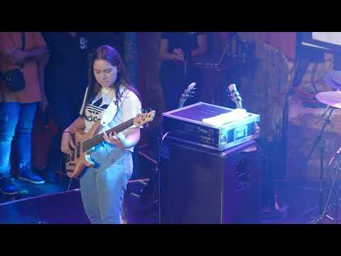 Jamily Rosa - Vencedora do Festival Grave o Groove II na Categoria Baixo